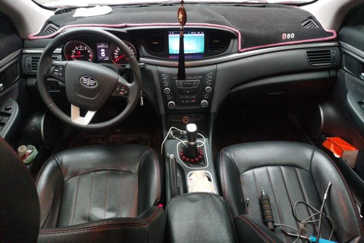 Used Bestune B50 2016 1.6L manual Comfort trim level Audio And AC Panel