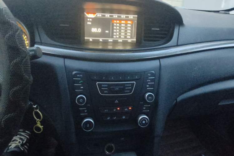 Used Bestune B50 2016 1.4T Automatic Luxury Model Audio And AC Panel