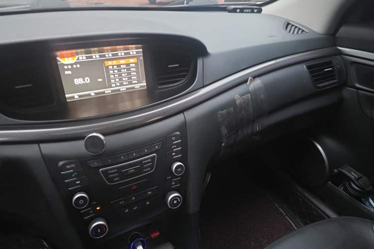 Used Bestune B50 2016 1.6L Automatic Luxury Model Audio And AC Panel