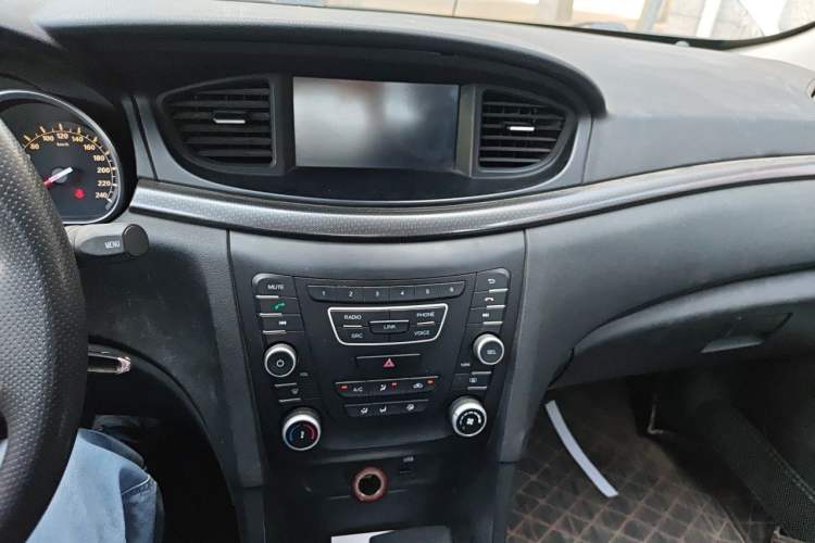 Used Bestune B50 2016 1.4T Automatic Luxury Model Audio And AC Panel