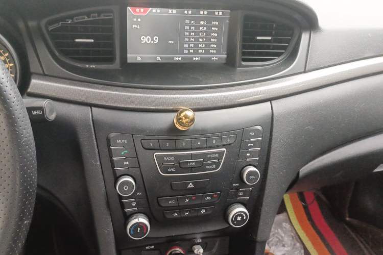 Used Bestune B50 2016 1.6L manual luxury version Audio And AC Panel