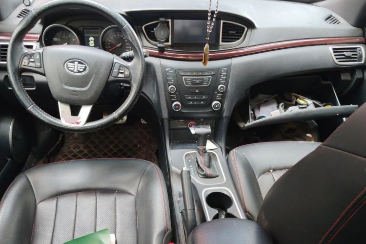 Used Bestune B50 2016 1.4T Automatic Sport Luxury Edition Center Console