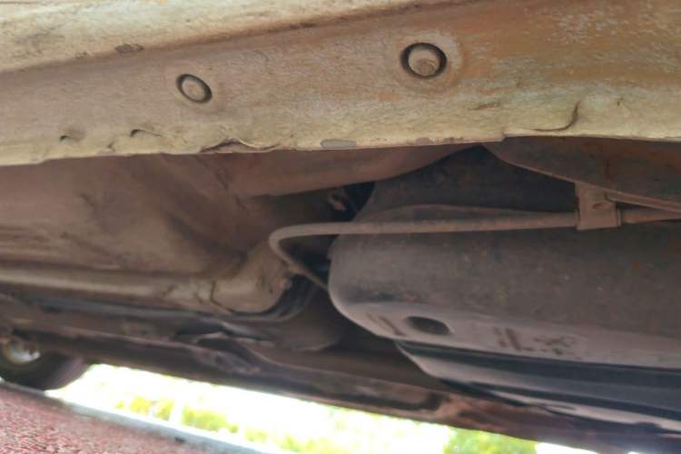 Used Bestune B50 2016 1.6L manual Comfort trim level Chassis Rear Left
