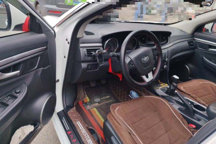 Used Bestune B50 2016 1.6L manual Comfort trim level Driver Seat