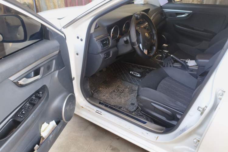 Used Bestune B50 2016 1.6L manual Comfort trim level Driver Seat