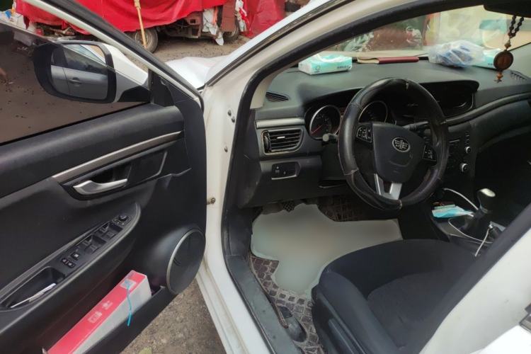 Used Bestune B50 2016 1.6L manual Comfort trim level Driver Seat