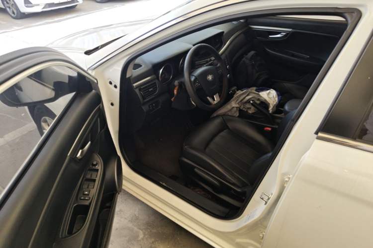 Used Bestune B50 2016 1.6L Automatic Luxury Model Driver Seat