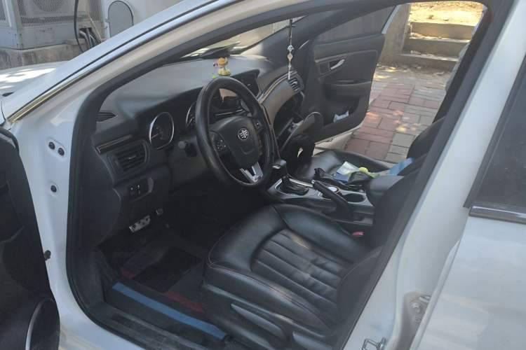 Used Bestune B50 2016 1.4T Automatic Sport Luxury Edition Driver Seat