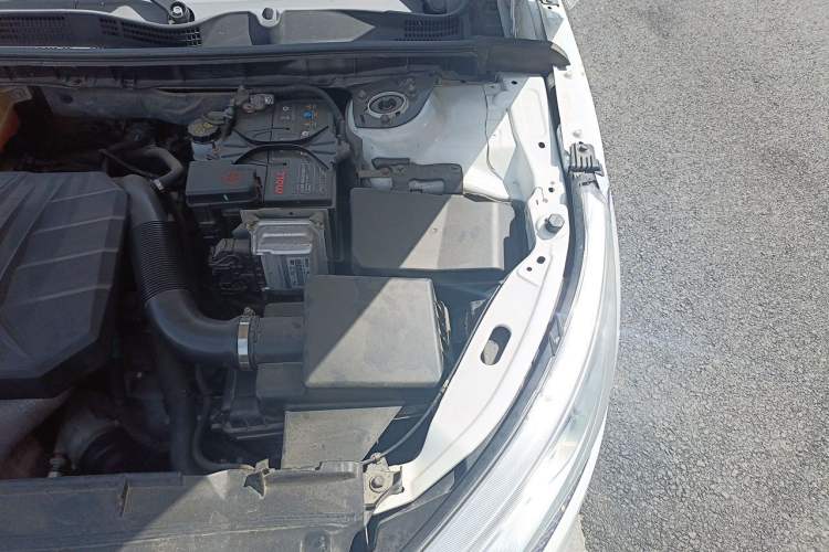 Used Bestune B50 2016 1.6L manual luxury version Engine Bay Left