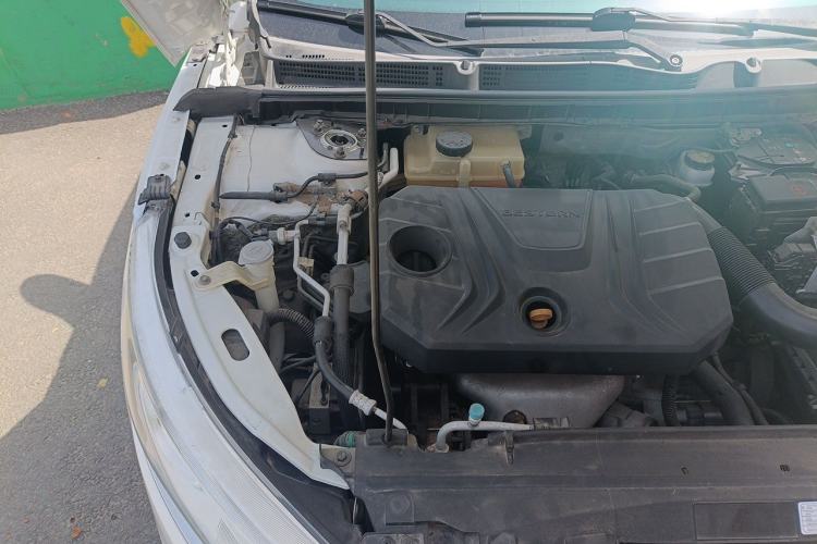 Used Bestune B50 2016 1.6L manual luxury version Engine Bay Right