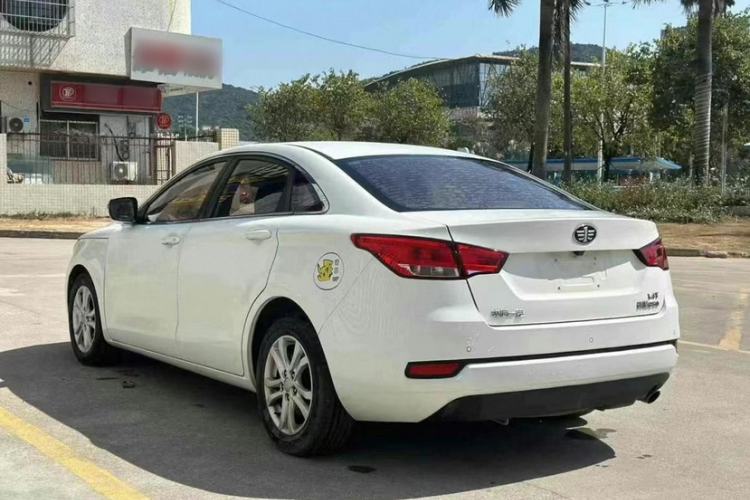 Used Bestune B50 2016 1.4T Automatic Luxury Model Exterior 4
