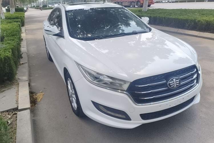 Used Bestune B50 2016 1.6L manual luxury version Front Right 45 Deg