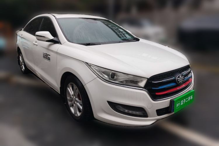 Used Bestune B50 2016 1.6L manual Comfort trim level Front Right 45 Deg
