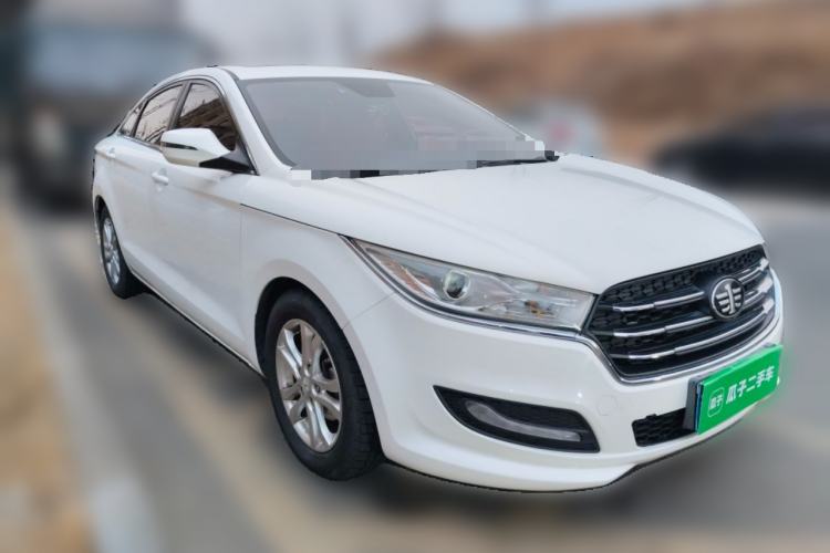 Used Bestune B50 2016 1.6L manual luxury version Front Right 45 Deg