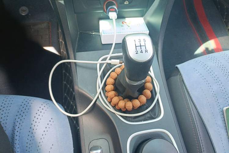 Used Bestune B50 2016 1.6L manual luxury version Gear Lever