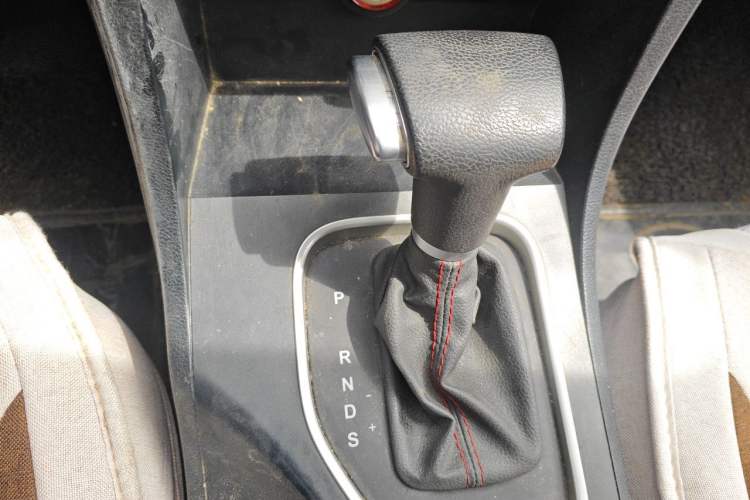 Used Bestune B50 2016 1.4T Automatic Sport Luxury Edition Gear Lever