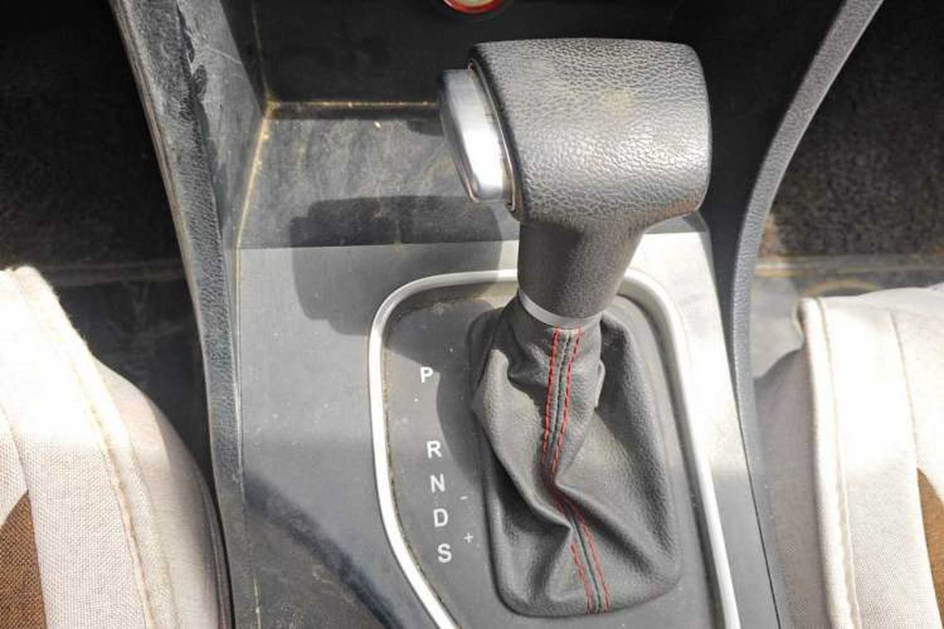 Used Bestune B50 2016 1.4T Automatic Sport Luxury Edition Gear Lever