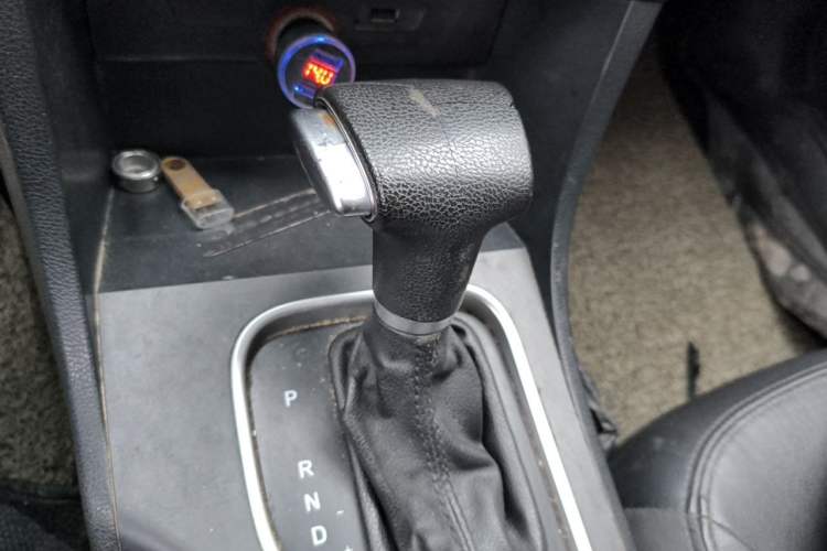 Used Bestune B50 2016 1.4T Automatic Luxury Model Gear Lever