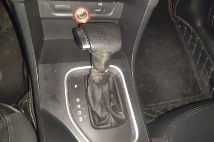 Used Bestune B50 2016 1.4T Automatic Luxury Model Gear Lever