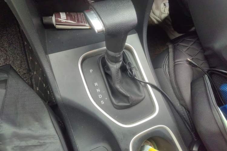 Used Bestune B50 2016 1.4T Automatic Luxury Model Gear Lever