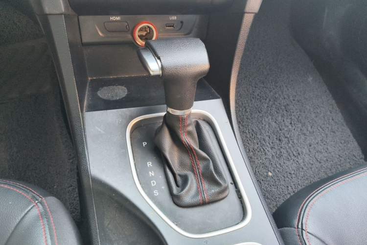 Used Bestune B50 2016 1.4T Automatic Sport Luxury Edition Gear Lever