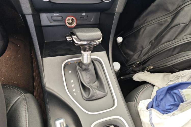 Used Bestune B50 2016 1.6L Automatic Luxury Model Gear Lever