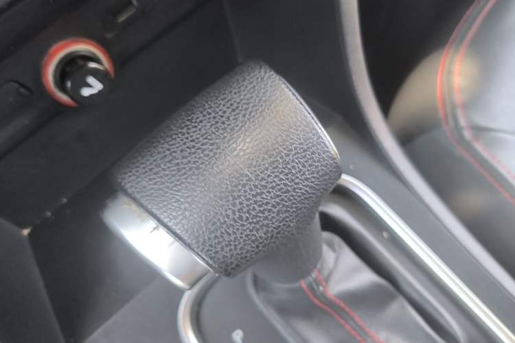 Used Bestune B50 2016 1.4T Automatic Sport Luxury Edition Gear Lever