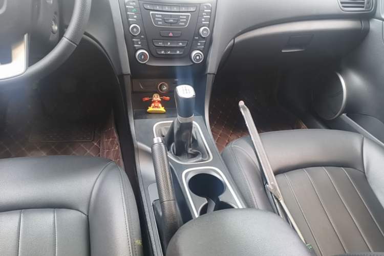 Used Bestune B50 2016 1.6L manual luxury version Gear Lever
