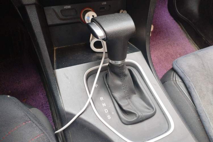 Used Bestune B50 2016 1.6L Automatic Luxury Model Gear Lever