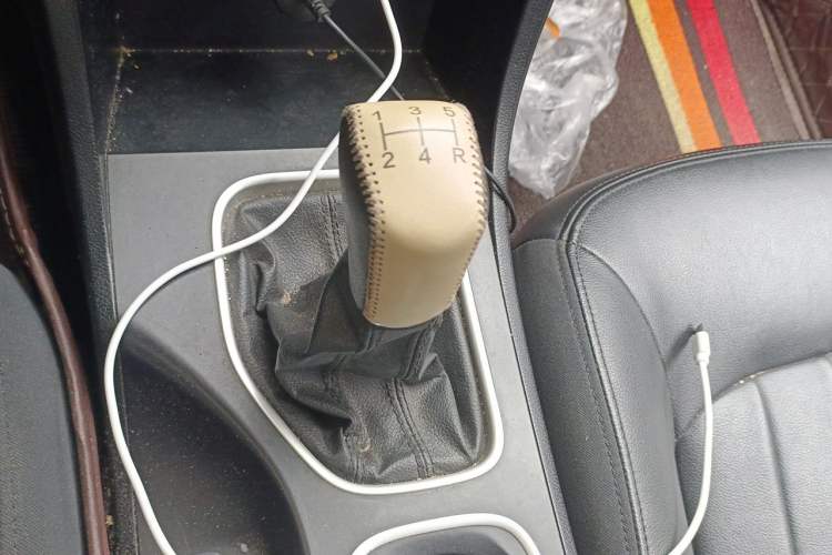 Used Bestune B50 2016 1.6L manual luxury version Gear Lever