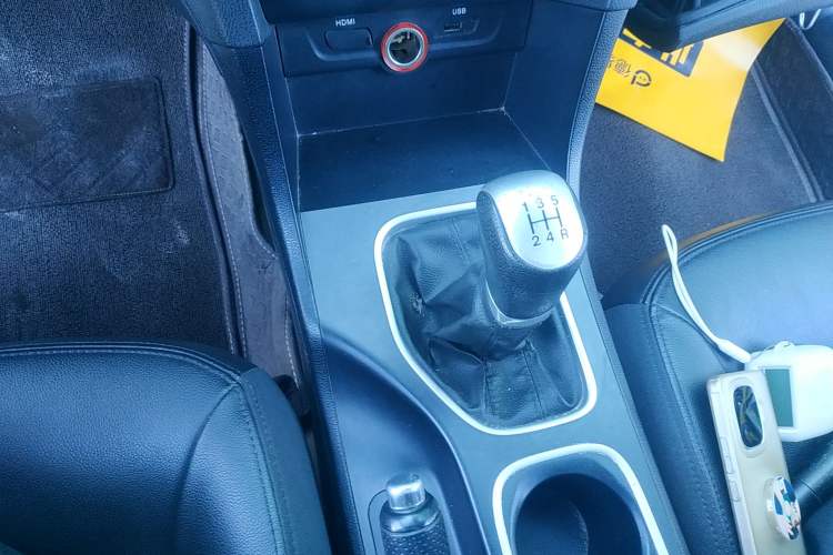 Used Bestune B50 2016 1.6L manual luxury version Gear Lever