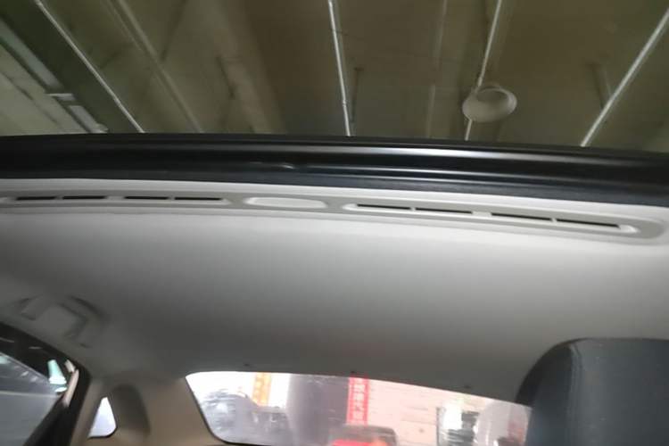 Used Bestune B50 2016 1.6L automatic comfort version Headliner