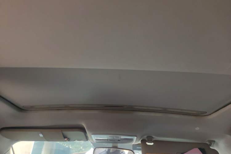 Used Bestune B50 2016 1.6L manual Comfort trim level Headliner