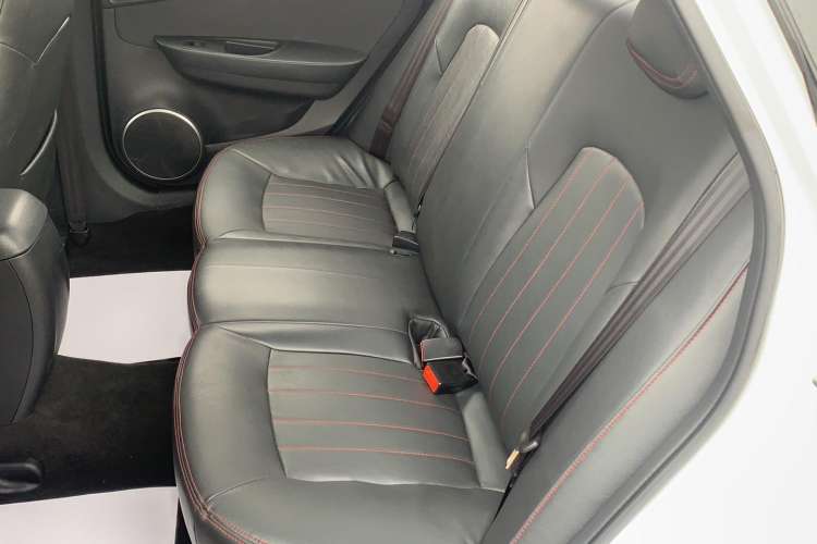 Used Bestune B50 2016 1.6L automatic comfort version Interior 1