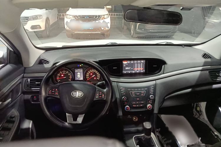 Used Bestune B50 2016 1.6L manual luxury version Interior 2