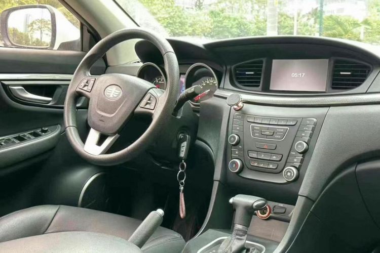 Used Bestune B50 2016 1.4T Automatic Luxury Model Interior 2