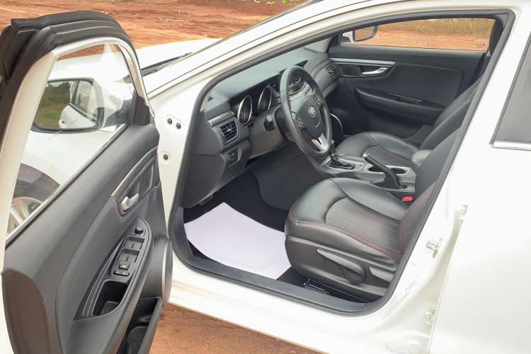 Used Bestune B50 2016 1.6L automatic comfort version Interior 2