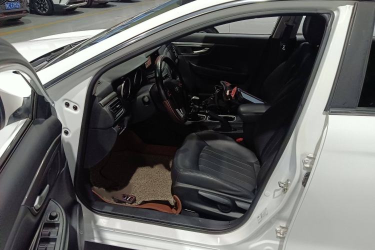Used Bestune B50 2016 1.6L manual luxury version Interior 3