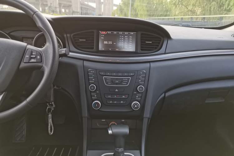 Used Bestune B50 2016 1.6L Automatic Luxury Model Interior 3