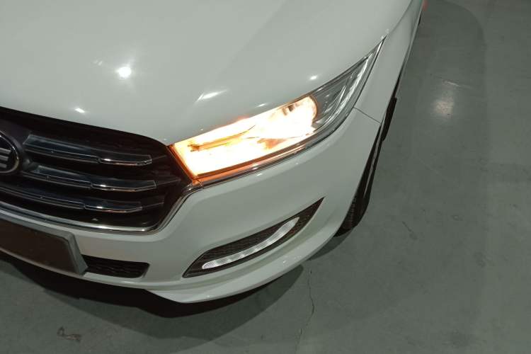 Used Bestune B50 2016 1.6L manual luxury version Left Front Headlight