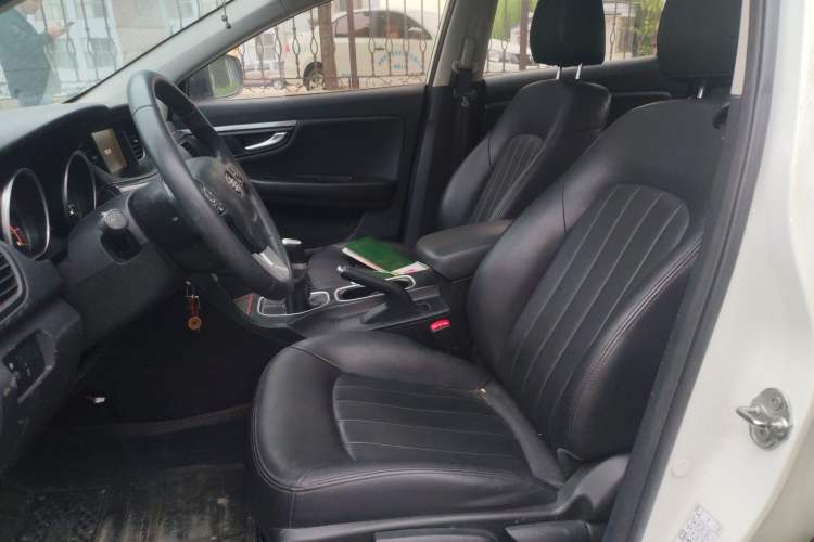 Used Bestune B50 2016 1.6L manual luxury version Left Front Seat