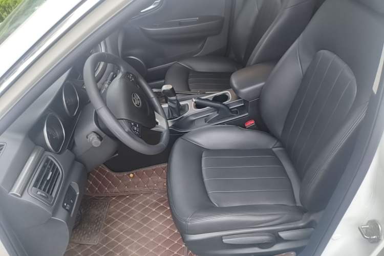 Used Bestune B50 2016 1.6L manual luxury version Left Front Seat