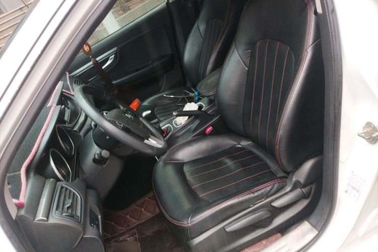 Used Bestune B50 2016 1.6L manual Comfort trim level Left Front Seat