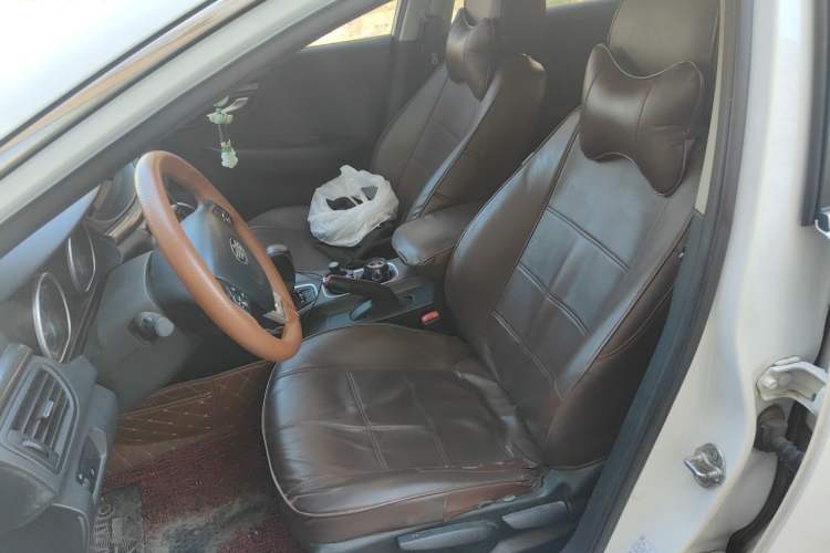 Used Bestune B50 2016 1.6L manual Comfort trim level Left Front Seat