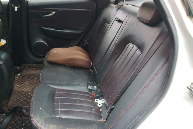 Used Bestune B50 2016 1.4T Automatic Sport Luxury Edition Left Rear Seat