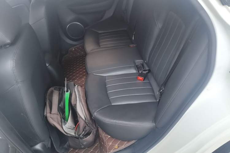 Used Bestune B50 2016 1.6L manual luxury version Left Rear Seat