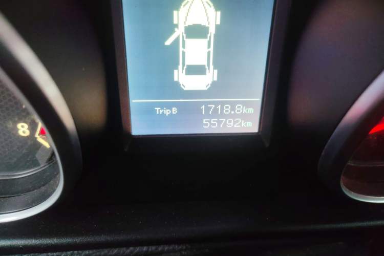Used Bestune B50 2016 1.6L manual luxury version Odometer Close Up