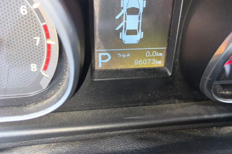 Used Bestune B50 2016 1.4T Automatic Sport Luxury Edition Odometer Close Up