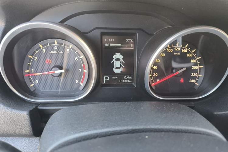 Used Bestune B50 2016 1.4T Automatic Sport Luxury Edition Odometer Close Up