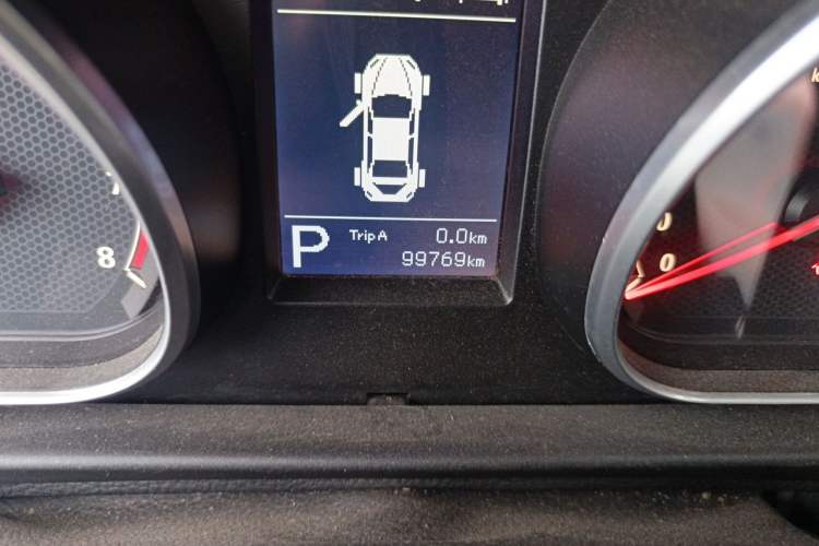 Used Bestune B50 2016 1.4T Automatic Luxury Model Odometer Close Up